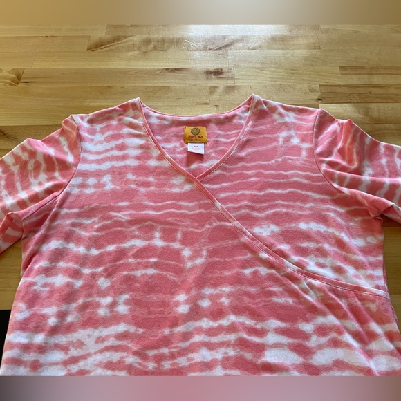 Ladies top - Picture 4 of 4